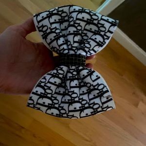 Baby girl big bow headband.